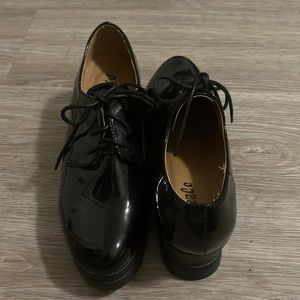 Platform patent leather shoes size 7 like new!